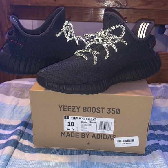 Yeezy 350 V2 Black Non Reflective X2 Size 10 - Picture 3 of 16
